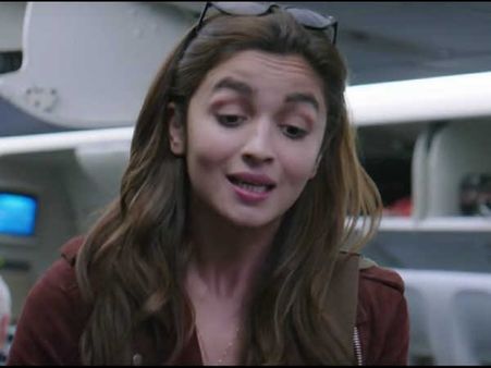 ఫ్లయిట్‌లో వృద్ధుడిని ఉతికిపారేసిన ఆలియాభట్