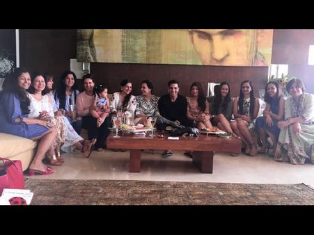 లవ్లీ లేడీస్‌తో అక్షయ్.. చూపు తిప్పుకోలేకపోయా.. బంపర్ ఆఫర్