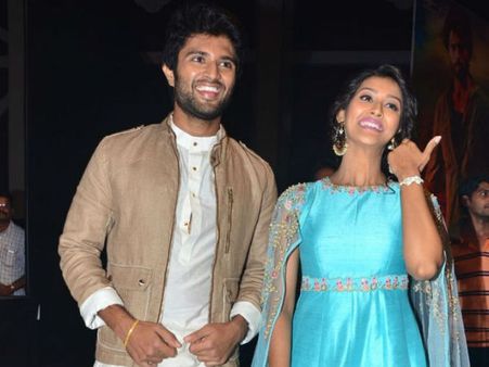 పవన్ కళ్యాణ్ తో యేడాది పనిచేసా, అదే విజయదేవరకొండ ‘ద్వారక’కథ