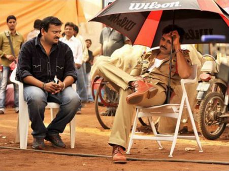 మళ్ళీ బాంబుపేల్చిన బండ్లగణేష్ : 2019 లో వార్ వన్ సైడే, పవన్ నాకు దేవుడు అంటూనే....