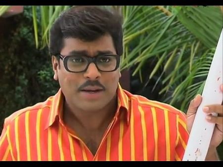 పవన్ కళ్యాణ్ సినిమా కోసం రాయనన్నాడు, కారణం ఏమిటి?