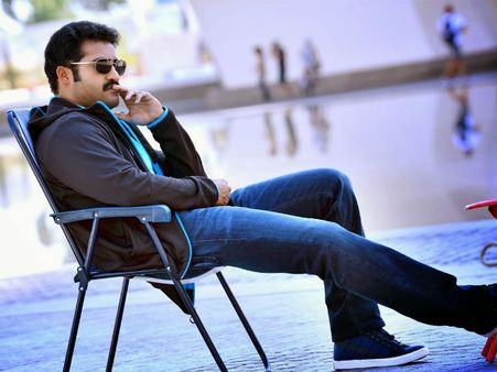 ఎన్టీఆర్ కొత్త చిత్రం “జై లవ కుశ ” కథ ...ఆ సినిమానుంచి లేపారా ?