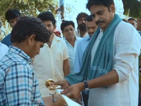 ‘కాటమరాయుడు’కి సర్ప్రైజ్, జనసేనాని కోసం ఏం చేసారో తెలుసా? (ఫన్నీ వీడియో)