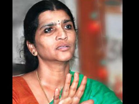 ఎన్టీఆర్ బయోపిక్: బాలయ్య, జూ ఎన్టీఆర్‌పై లక్ష్మీ పార్వతి సంచలన కామెంట్స్!