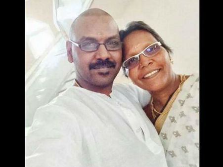 లారెన్స్ తల్లికోసం కట్టిస్తున్న గుడిలో బొమ్మ ఇలా ఉంది