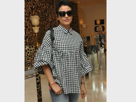 వావ్..! నమ్రతా న్యూలుక్ బావుంది, సినిమా కోసమేనా.!?