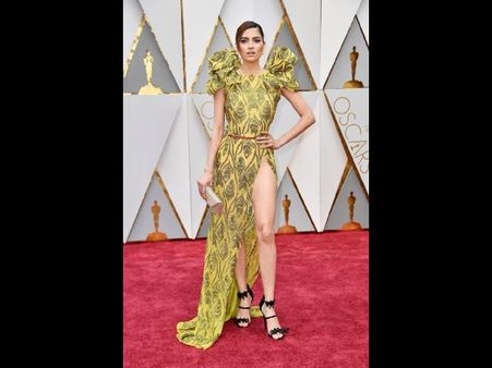 అండర్‌వేర్ ఇంట్లోనే వదిలేసి ఆస్కార్ వేడుకకు: హీరోయిన్ తీరుపై విమర్శలు!
