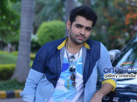 రామ్‌ పై ఒత్తిడి : కొత్త సినిమా కోసం అభిమాని ఉపవాస దీక్ష