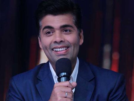 చాలా నీచంగా రాస్తున్నారు అంటూ.... అంటూ స్టార్ డైరెక్టర్ ఆవేదన!