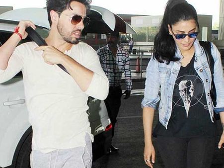 పనిగట్టుకుని లండన్ నుంచి వచ్చాడు శృతి కోసం, ఏం జరుగుతోంది ఇద్దరి మధ్యా