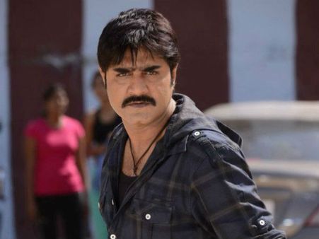 విలన్ గా కమిటైన శ్రీకాంత్, ఎవరి సినిమాకోసం అంటే...