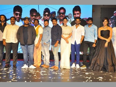 పవన్ కల్యాణ్ మామ ఏమన్నారంటే, తిట్లు తినేవాడు, వాళ్లకు సమాధానం చెప్పాలనే భయం