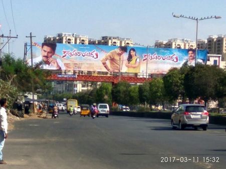 కాటమరాయుడిపై పెరుగుతున్న క్రేజ్.. బ్లాక్ బస్టర్ అని జోస్యం చెప్పిన బండ్ల గణేశ్