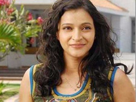 ఆయనకు కూతురుకావటమే నాకు అడ్డుగోడ: మహేష్ బాబు సోదరి అలా ఎందుకన్నారు