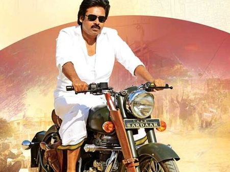 పవన్ కళ్యాణ్‌ మేనేజర్, నిర్మాత మోసం: నైజాం డిస్ట్రిబ్యూటర్ల ఆందోళన!