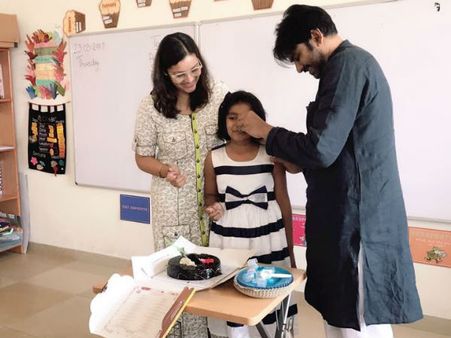 మైడార్లింగ్ అంటూ రేణు దేశాయ్, కూతురు పుట్టినరోజు వేడుకలో పవన్ కళ్యాణ్ (ఫోటోస్)