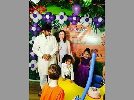 ‘రెండో’ కూతురు పోలెనా పుట్టినరోజు వేడుకలో పవన్ కళ్యాణ్ (ఫోటోస్)