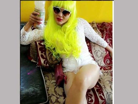 రాఖీ సావంత్ కండోమ్స్‌ను అలా ఉపయోగించిందట.. రాందేవ్‌బాబాను పెళ్లి చేసుకొంటా..