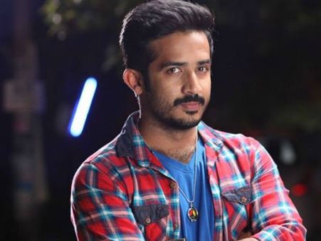 ఇప్పటికైనా మారండి: శ్రీనివాస్ హత్యపై యాంకర్ రవి కామెంట్స్!