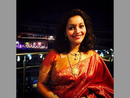 పవన్ ఫ్యాన్స్‌పై రేణుదేశాయ్ ఫైర్.. అప్పుడు నాకు 19 ఏళ్లు..