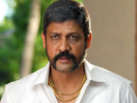 నేనూ నాభార్యా... ఒకళ్ళని ఒకళ్ళు చంపేసుకునే వాళ్ళం