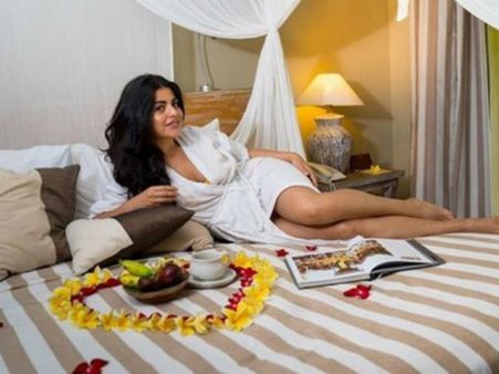 హోళీ ముసుగులో ఆ ప్లేసుల్లో టచ్ చేసారు: హీరోయిన్ చేదు అనుభవాలు!