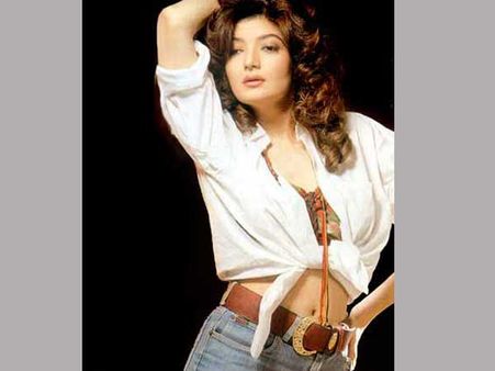 నటి, మాజీ మిస్ ఇండియాకు ఫోన్ వేధింపులు.. అసభ్య వీడియోలు..