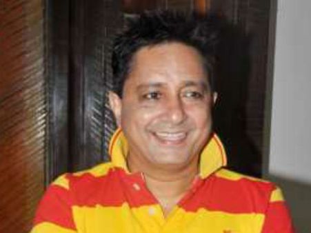 ఈ ఏడాది పెళ్లి.. లేకపోతే ఆత్మహత్మ చేసుకొంటా.. ప్రముఖ సింగర్ షాకింగ్ కామెంట్