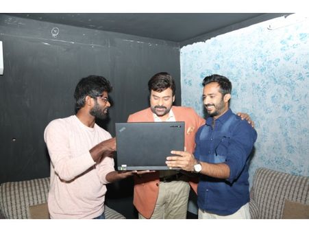 మెగాస్టార్ సపోర్టుతో... హీరోగా యాంకర్ రవి మూవీ (ఫోటోస్)