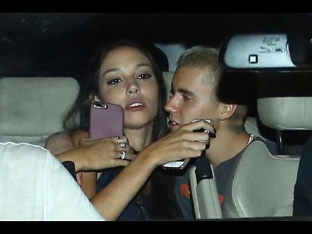 కదులుతున్న కారులో ప్రేయసితో శృంగారం.. మరో వివాదంలో జస్టిన్ బీబర్ (ఫొటోలు)