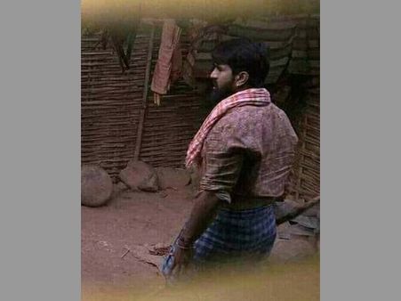 మరో లీక్: రామ్ చరణ్ లుక్ ఊరమాస్ (ఫోటోస్)