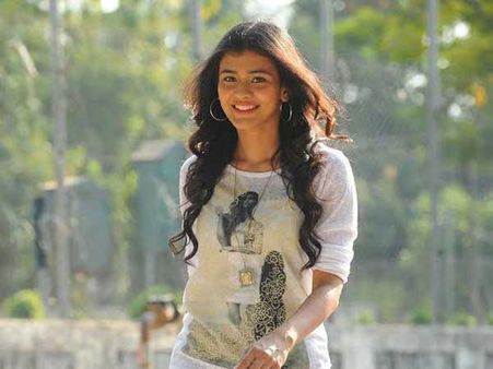 ఇదీ నా డేటింగ్ కథ : బోల్ద్ గా చెప్పేసిన హెబ్బా పటేల్