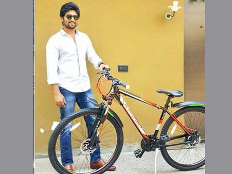 చిరంజీవి వల్ల పోయింది...తిరిగి వచ్చింది, హీరో నాని హ్యాపీ (ఫోటోస్)