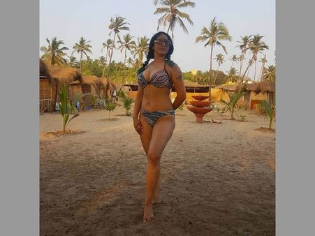 పెళ్లయ్యాక కూడా ఏమాత్రం తగ్గడం లేదు...(సింగర్ హాట్ ఫోజులు)