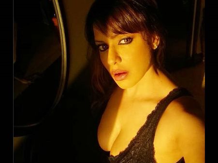 ప్లాస్లిక్ సర్జరీ తేడా కొట్టిందా? ఆ హీరోయిన్‌ను ఎవరూ గుర్తుపట్టడం లేదు!