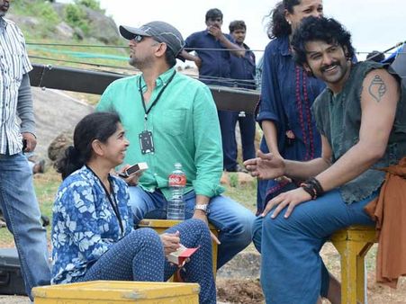 అందర్నీ డార్లింగ్ అనే ప్రభాస్.... రాజమౌళి భార్యను ఏమనేవాడో తెలుసా?