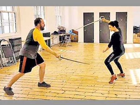 బాహుబలిని మించి పోతుందా..? 350 కోట్ల బడ్జెట్, శృతీ హసన్ కత్తిసాము