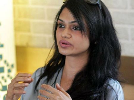 నిన్ను చంపేస్తాం.... 