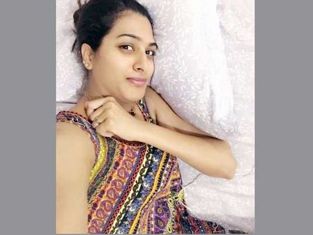 బెడ్‌రూంలో సురేఖవాణి సెల్ఫీ.. మరో వివాదంలో హోమ్లీస్టార్..