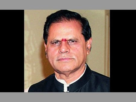 టాలీవుడ్ మొత్తాన్ని వైజాగ్ తీసుకెళ్తున్న తిక్కవరపు