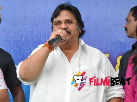 సామాజిక అంశాలపై సినిమాలు, రెండుతరాల హీరోలతో సినిమాలు, స్టోరీయే హీరో