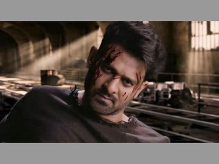 సాహోలో విలన్‌గా బాలీవుడ్ హీరో.. ఇక ప్రభాస్‌తో ఢీ అంటే ఢీ..