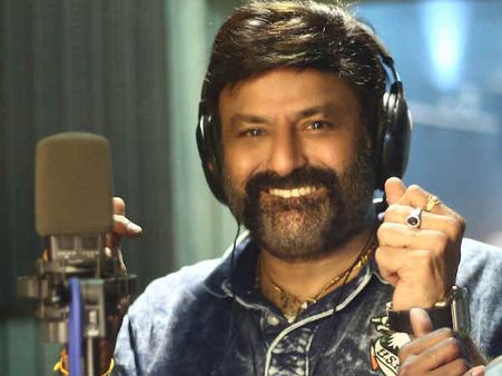 మావా ఏక్ పెగ్ లావో అంటూ పాటపాడి దుమ్మురేపిన బాల‌కృష్ణ‌.. ఫ్యాన్స్‌కు పండుగే..