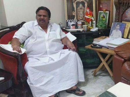 దర్శక దిగ్గజం దాసరి ఇకలేరు..గుండెపోటుతో మృతి..