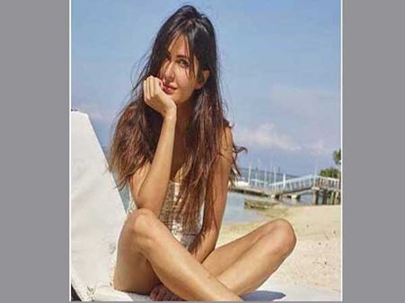 ఒక్క రోజులో పదిలక్షల ఫాలోవర్లా..!? కత్రినా క్రేజ్ ఏమాత్రం తగ్గలేదు