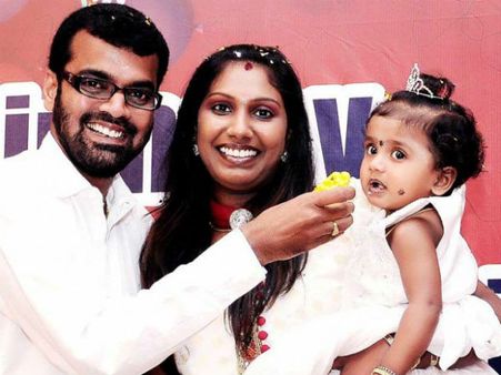 చిత్రహింసలు పెట్టాడు, కులం పేరుతో..: నటుడి భార్య ఫిర్యాదు