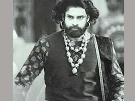 బాహుబలిగా పవన్ కల్యాణ్.. సోషల్ మీడియాలో ఫ్యాన్స్ ఫైట్.. ఫోటో వైరల్..