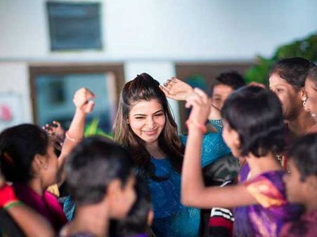 బాహుబలి2 మధ్యలో లేచి వెళ్ళిపోయింది.... సమంతా ఎందుకలా అంటే..