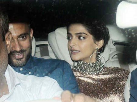 బాయ్ ఫ్రెండుతో సోనమ్ కపూర్ ఎంగేజ్మెంట్? ఎవరు అతగాడు?