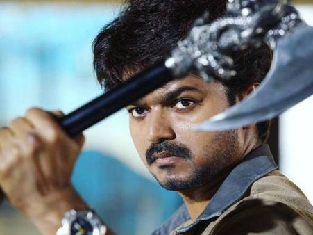 అభిమాని చేసిన పని: తమిళ టాప్ హీరోపై కేసు నమోదు